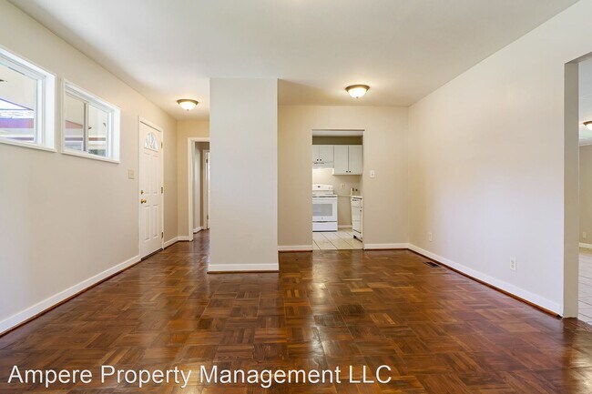 Building Photo - 3 br, 1 bath House - 132 Woodside Dr