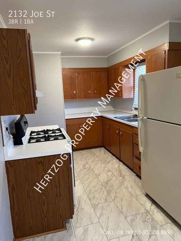 Building Photo - Beautiful 3 bedroom available near the hos...