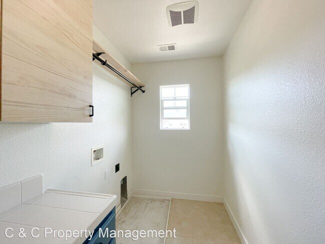 Building Photo - 3 br, 3 bath House - 119 Fifth St