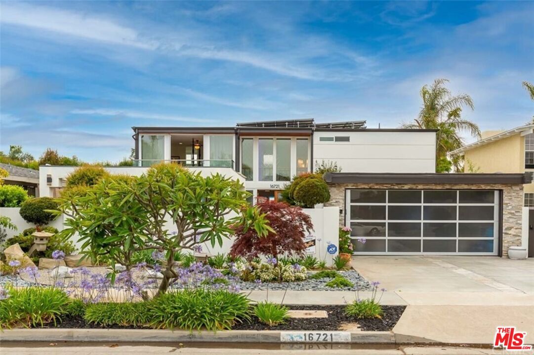 Foto principal - 16721 Phelps Ln