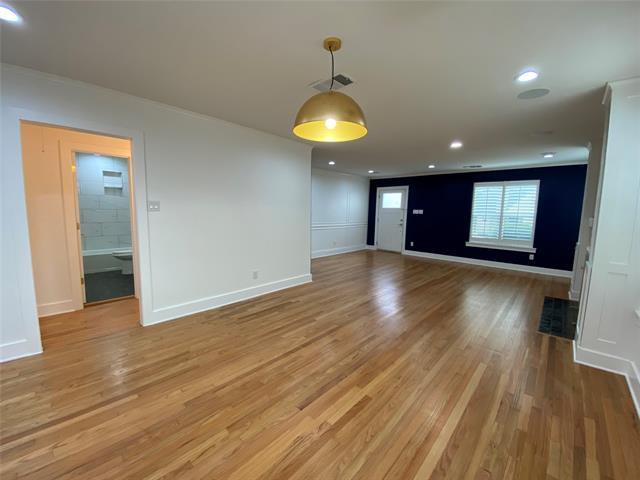 Foto del edificio - 1223 E Waco Ave