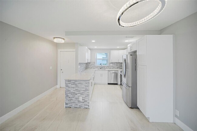 Foto del edificio - 2725 Emory Dr W