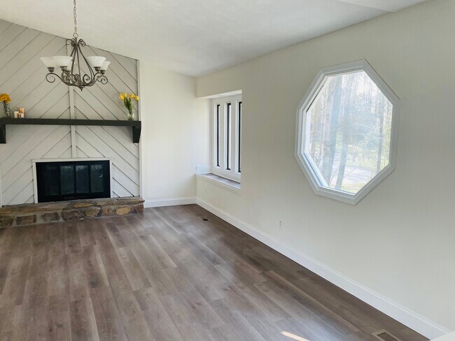 Building Photo - 1167 Catalina Ct