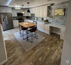 Building Photo - 1509 15th Ct