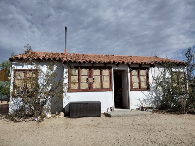 Building Photo - 6429 Tamarisk Ave