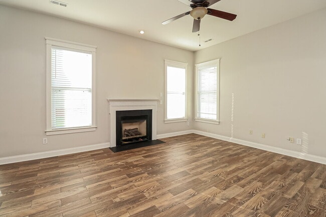 Foto del edificio - 9819 Grier Springs Ln