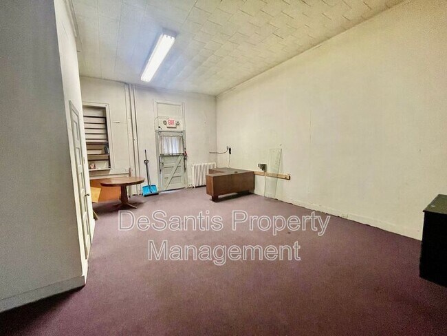 Building Photo - 1009 Fourth Avenue