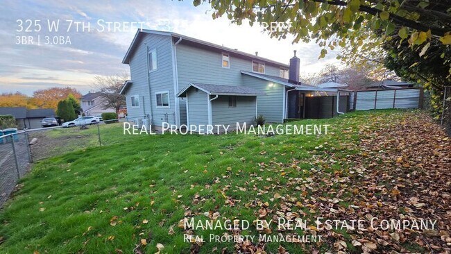 Foto del edificio - 325 W 7th St