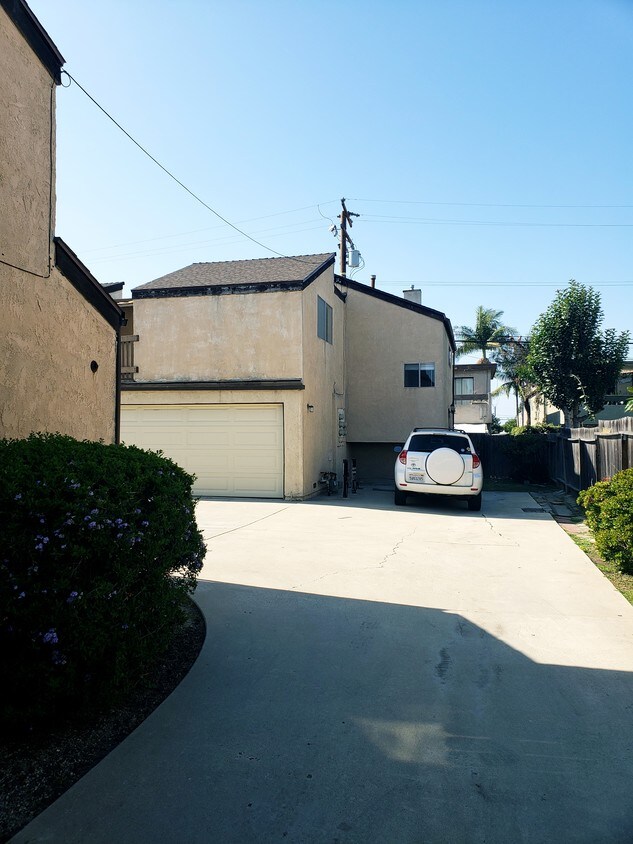 7881 Newman Ave, Huntington Beach, CA 92647 Townhome Rentals in