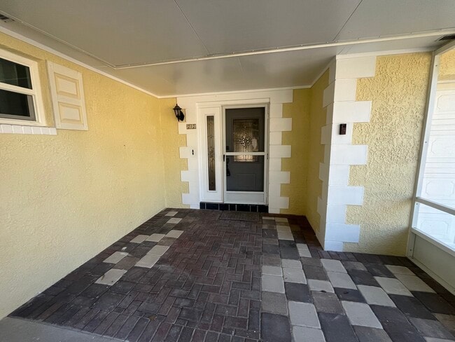 Building Photo - 22 Oakmont Cir