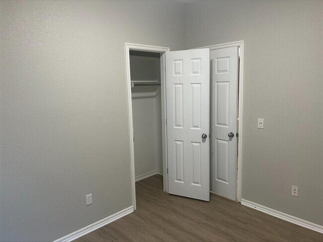 Building Photo - 6913 Eagles Landing
