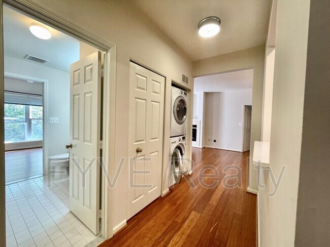 Foto del edificio - 6505 Grange Ln