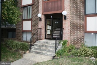 Building Photo - 9728 Kingsbridge Dr