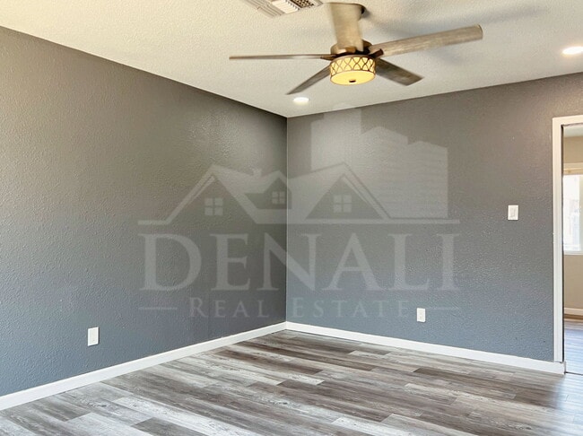 Foto del edificio - 2726 E Willetta St