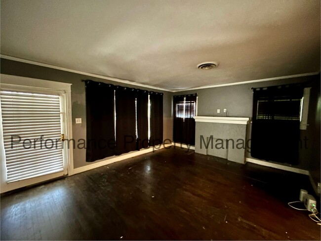 Building Photo - Adorable 2 Bed/2 Bath Home with Solar and ...