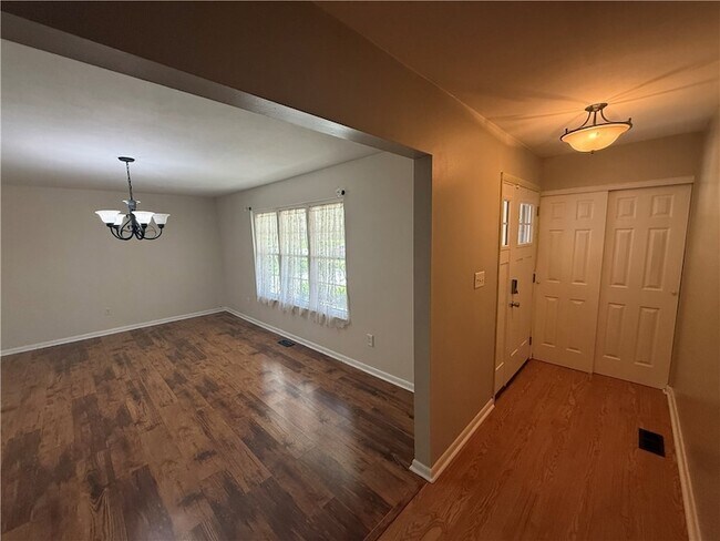 Foto del edificio - 6418 Oakhurst Pl