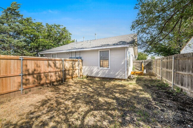 Foto del edificio - 4215 SW 11th Ave