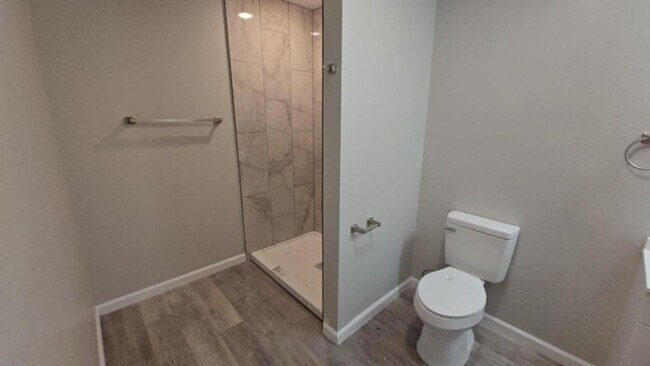 Foto del edificio - 1019 N Quincy Ave