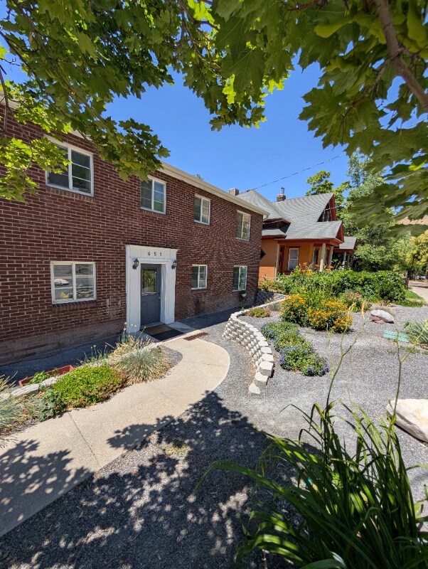 Foto del edificio - 651 N 200 W