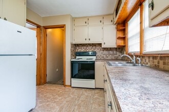 Building Photo - 1411 Vista Ln