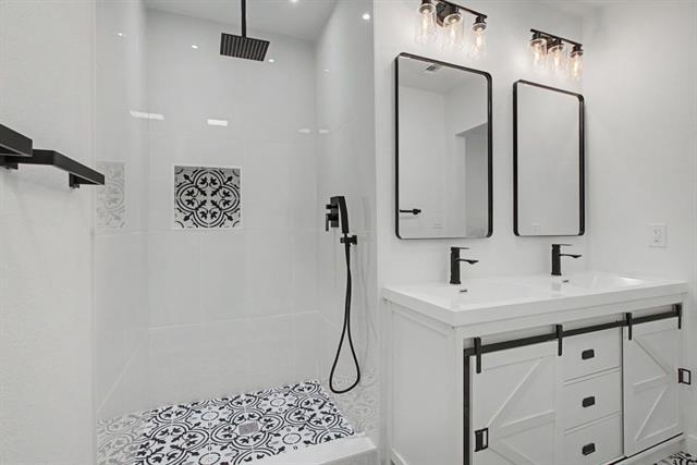 Foto del edificio - 806 Laguna Dr