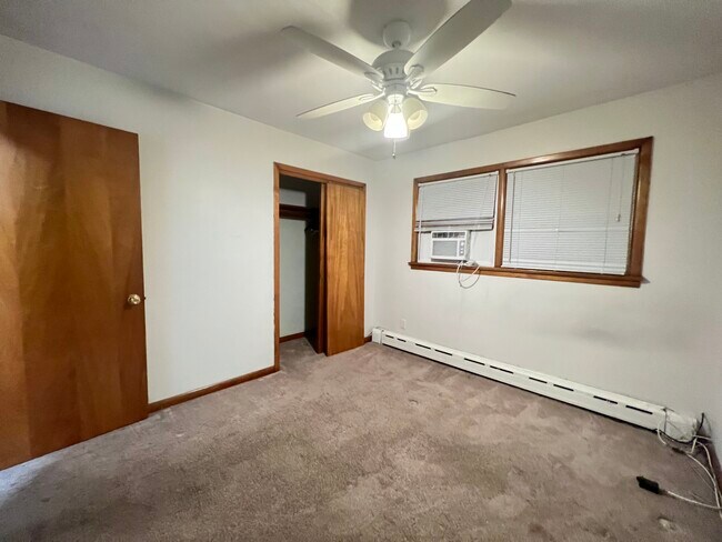 Building Photo - 830 Seymour Ave