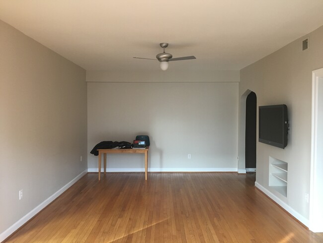 Living room - 1615 Kenyon St NW