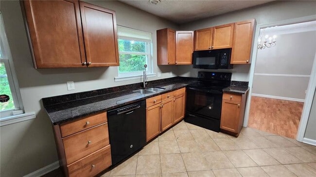 Foto del edificio - 4011 Pinehurst Pl