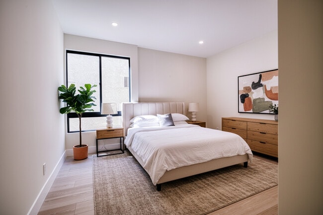 Foto del edificio - 13920 Moorpark St