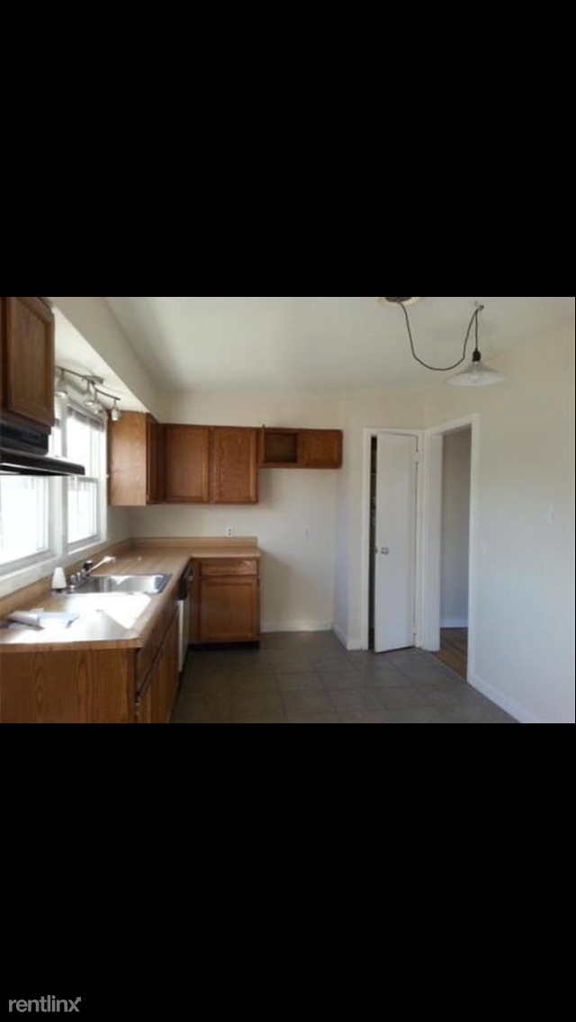 Building Photo - 143 Woodbridge Rd