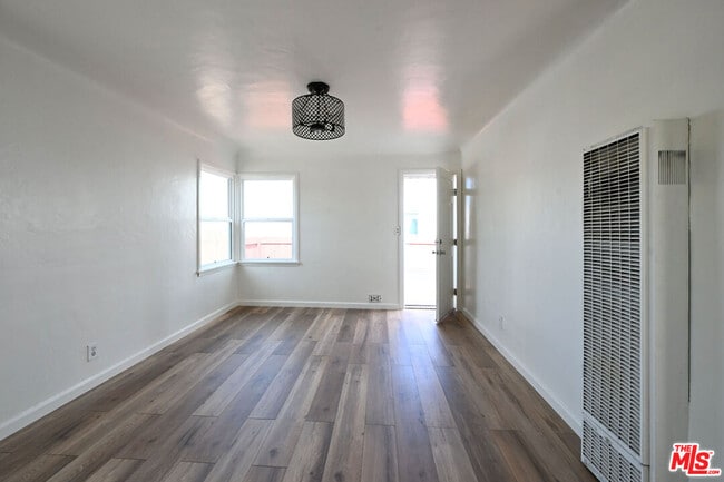 Building Photo - 4430 W 134th St