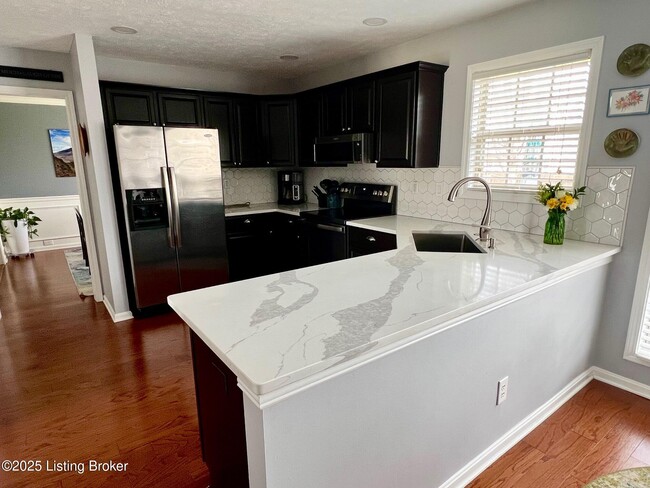 Foto del edificio - 9216 Newbury Ct