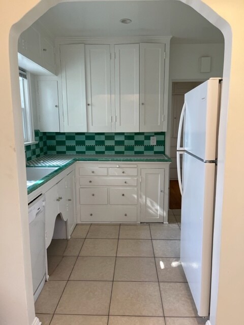 Kitchen - 109 Coronado Ave