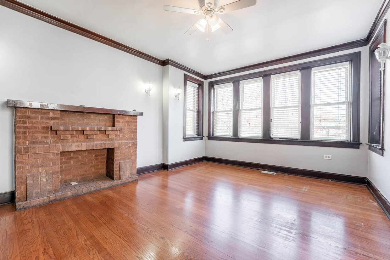 Foto principal - 2616 N Kilbourn Ave