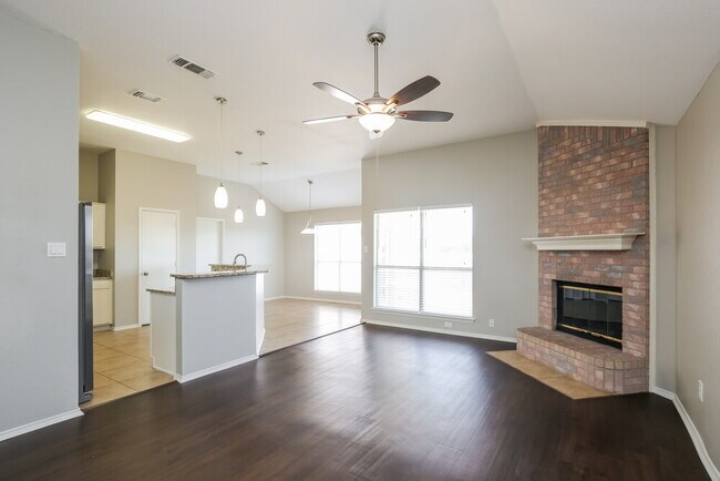 Foto del edificio - 2602 Pioneer Ln