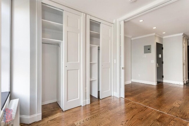 Foto del edificio - 697 Tenth Ave (47th & 48th Ave), #3FN