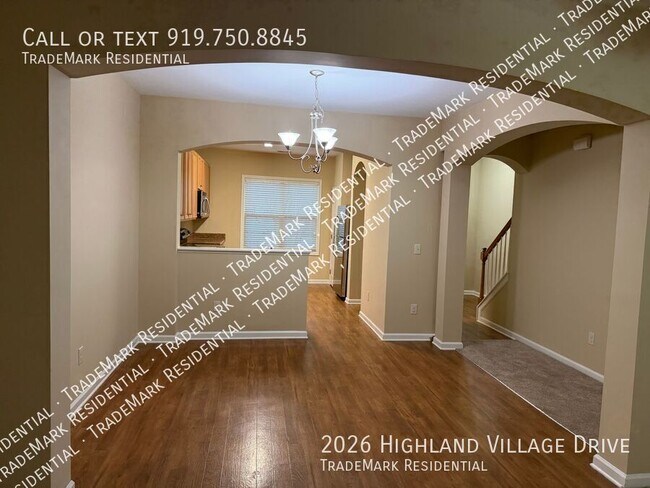 Building Photo - 2026 Highland Village Dr