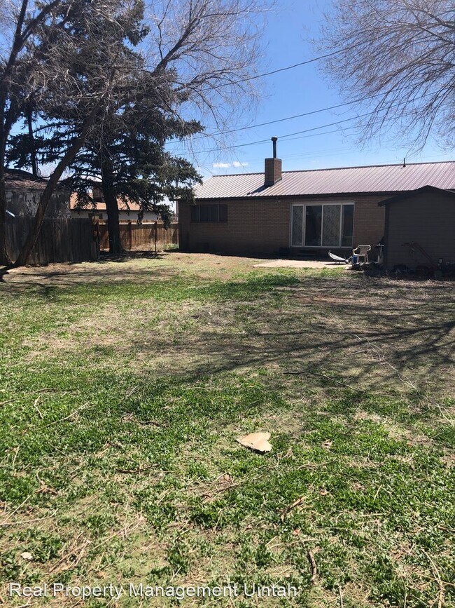 Building Photo - 3 br, 1 bath House - 540 W 100 N