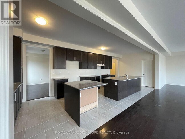 Photo du bâtiment - 1231 Plymouth Dr