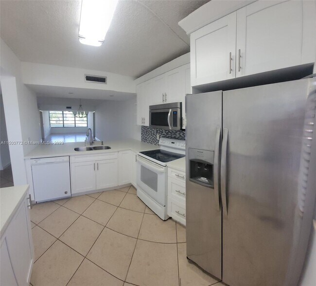 Building Photo - 1713 Whitehall Dr