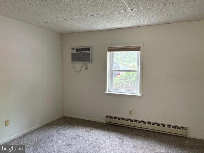 Building Photo - 56 Pineside Dr
