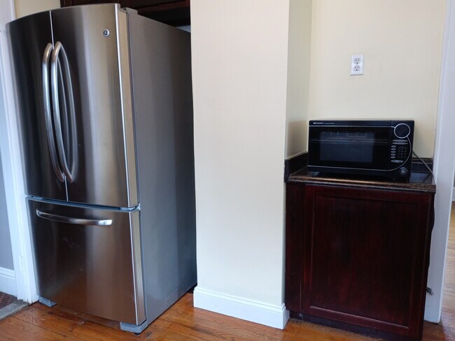 Kitchen3 - 835 Chestnut St
