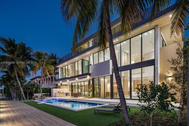 Foto del edificio - 641 Flamingo Dr