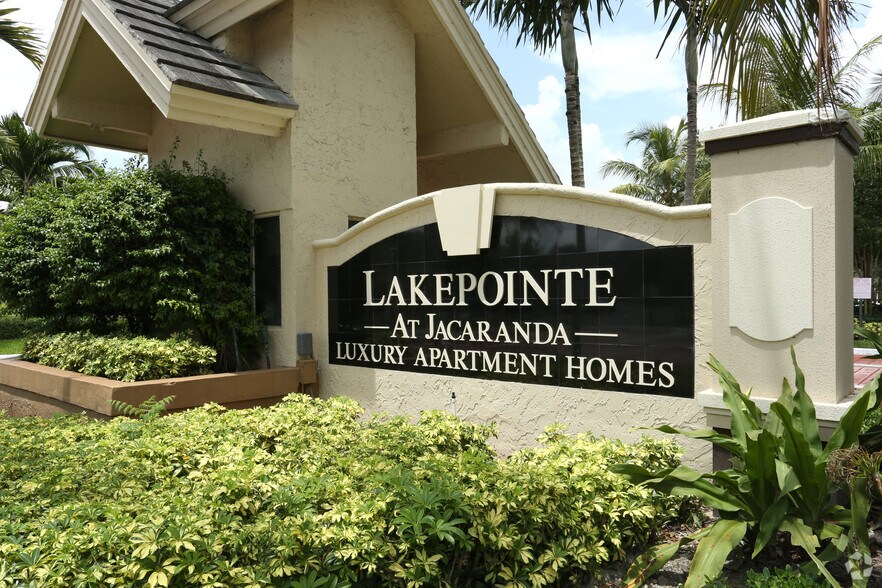Lakepointe at Jacaranda Apartments Rentals Plantation, FL