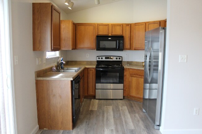 Foto del edificio - 32 Brushy Brook Ct