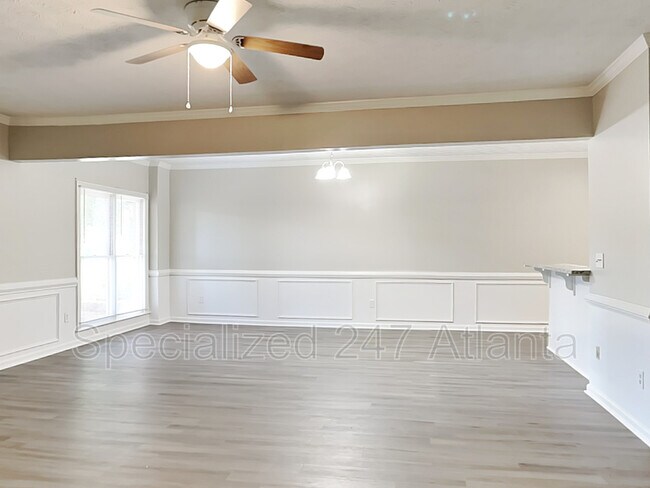 Building Photo - 2112 Fairway Ct SE
