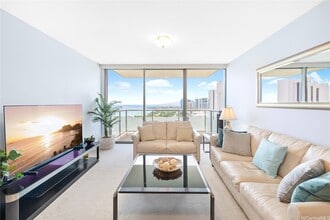 Building Photo - 1551 Ala Wai Blvd