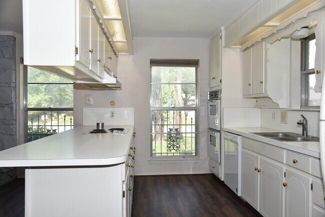 Vista de la cocina - 6420 San Juan Ave