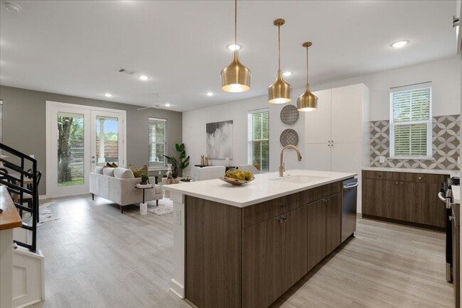 Building Photo - 2624 Metcalfe Rd