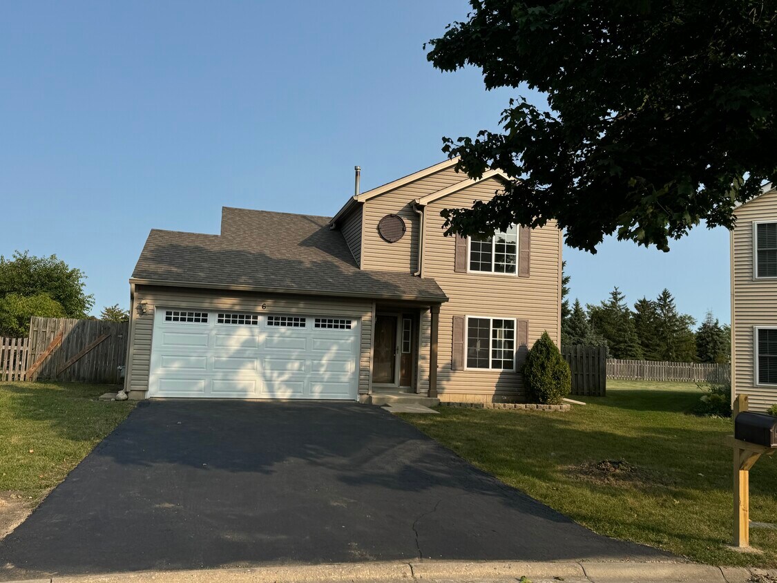 Foto principal - 6 Lansbury Ct
